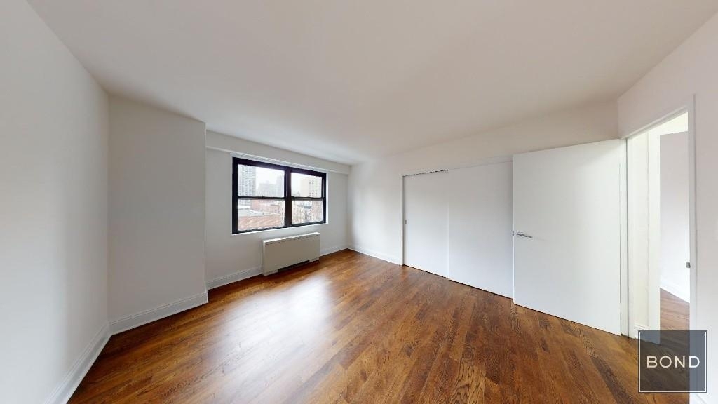 401 East 88th Street - Photo 7