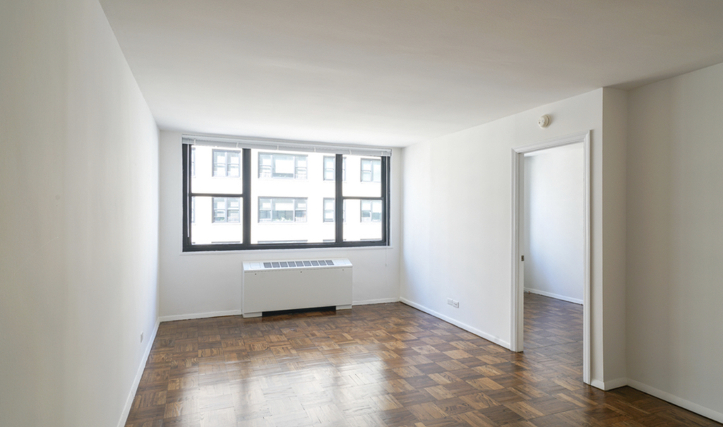 315 West 57th Street - Photo 2