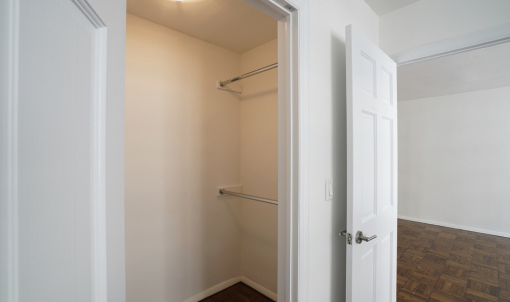 315 West 57th Street - Photo 4