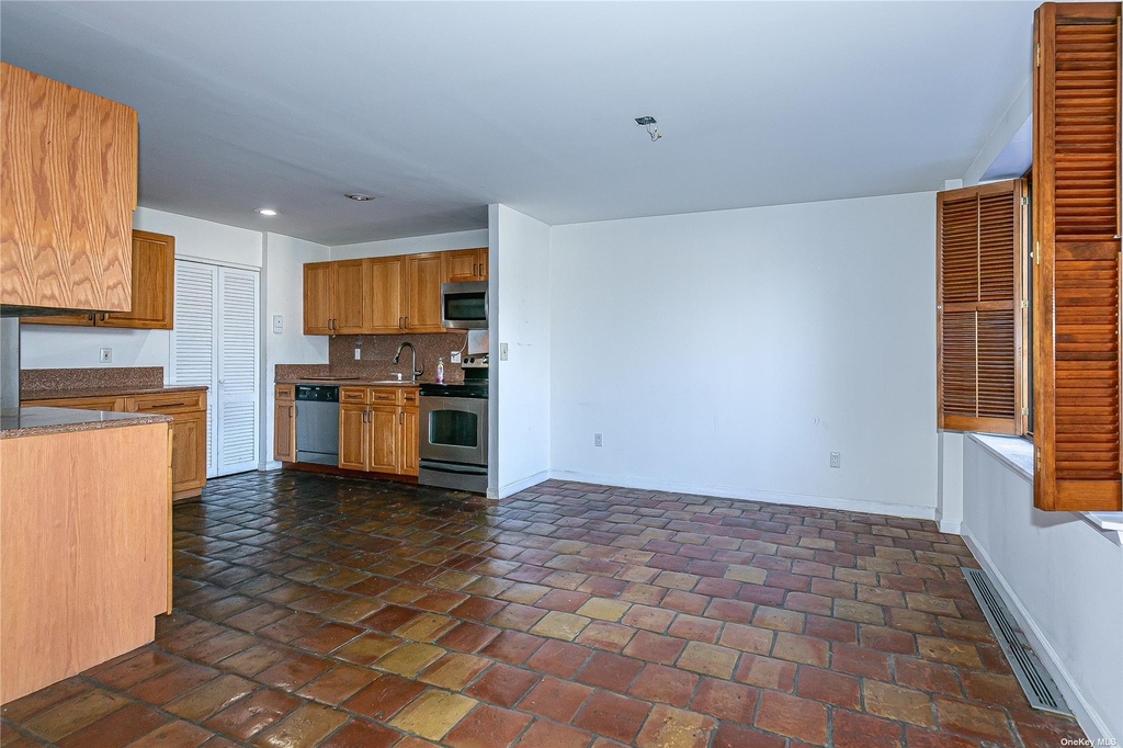 1 Ipswich Avenue - Photo 11