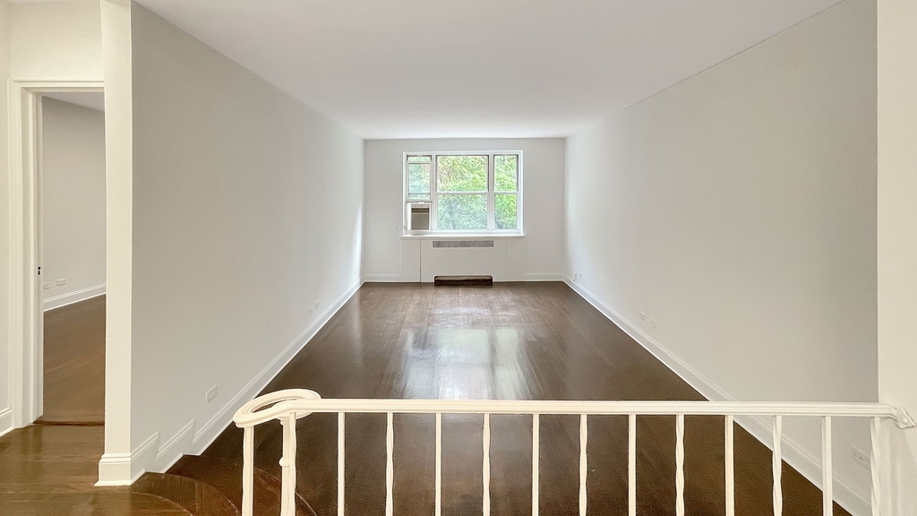 360 West 55th Street 3D - Photo 3