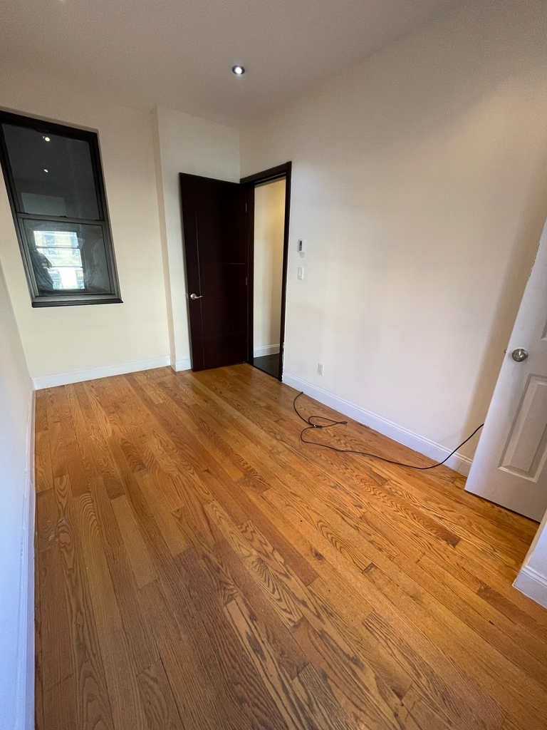 933 Amsterdam Avenue - Photo 9