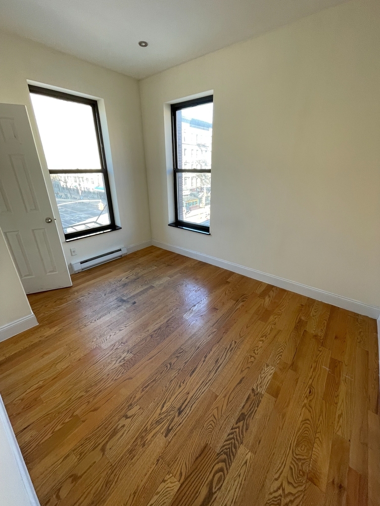 933 Amsterdam Avenue - Photo 3