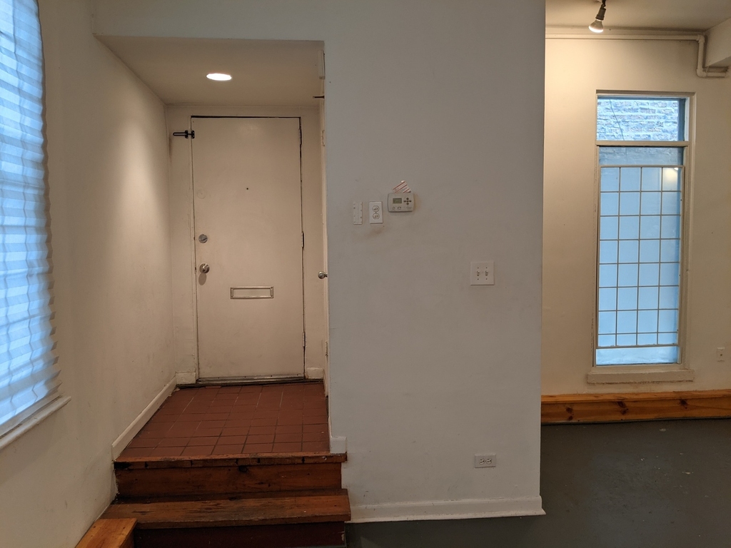 727 West 19th Street - Photo 2