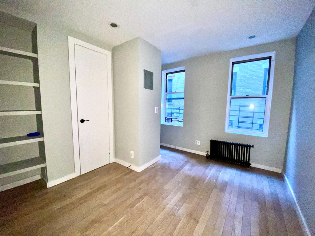 221 Wadsworth Avenue - Photo 3