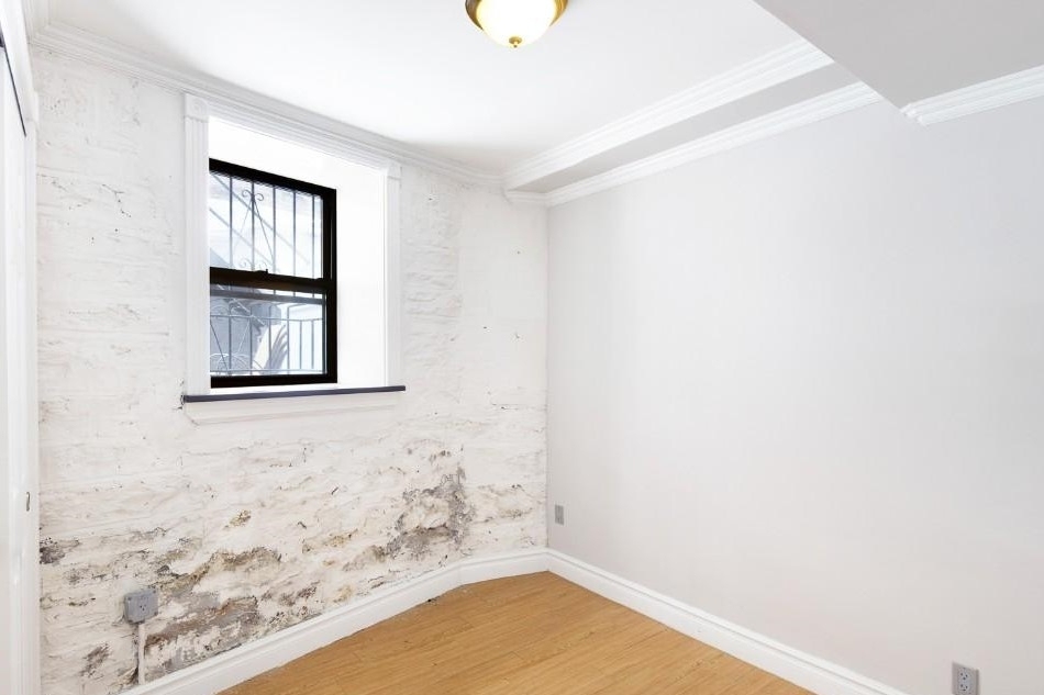 336 East 35th Street - Photo 4