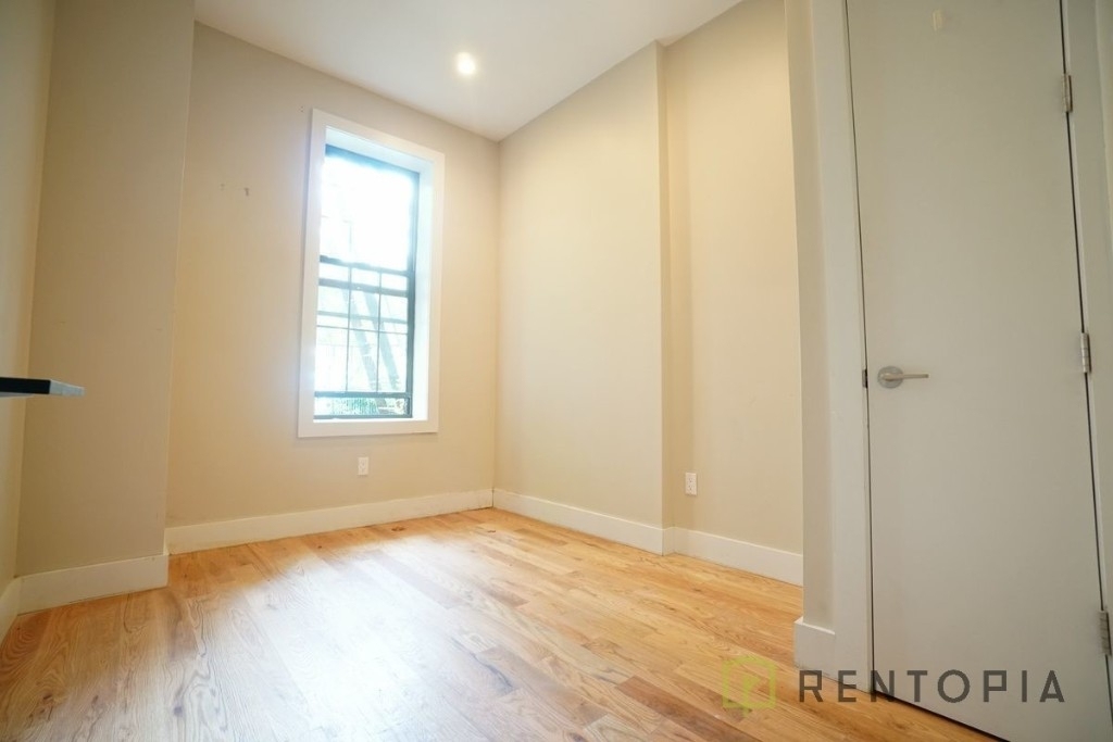 735 Bushwick Ave - Photo 5