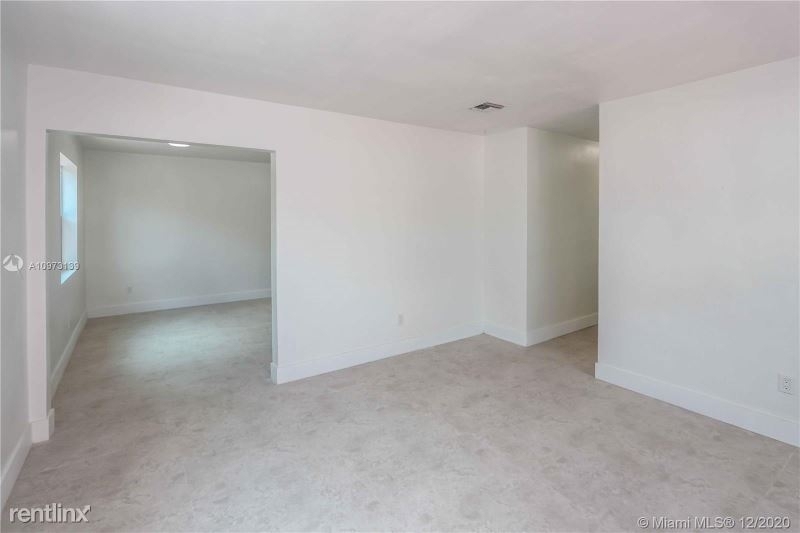 2941 Sw 36th Ave - Photo 2