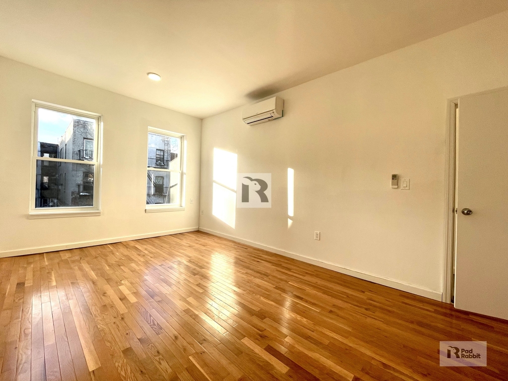 1044 Flatbush Ave - Photo 0