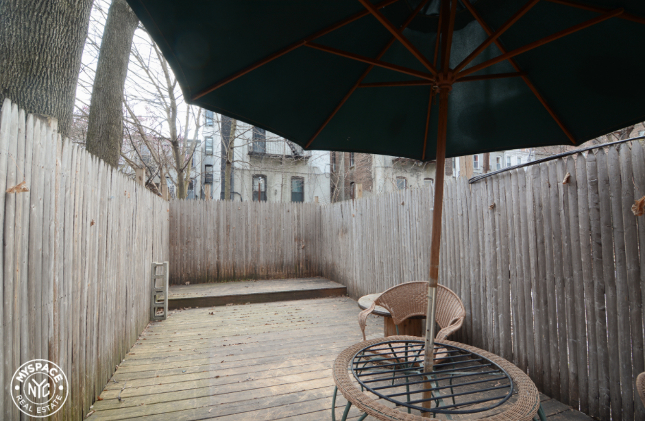 828 St Johns - Photo 10