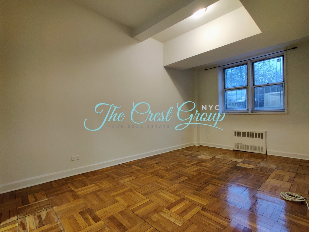 2700 Henry Hudson Parkway - Photo 4