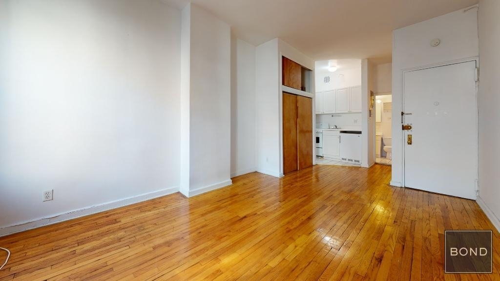 230 East 81 Street - Photo 1