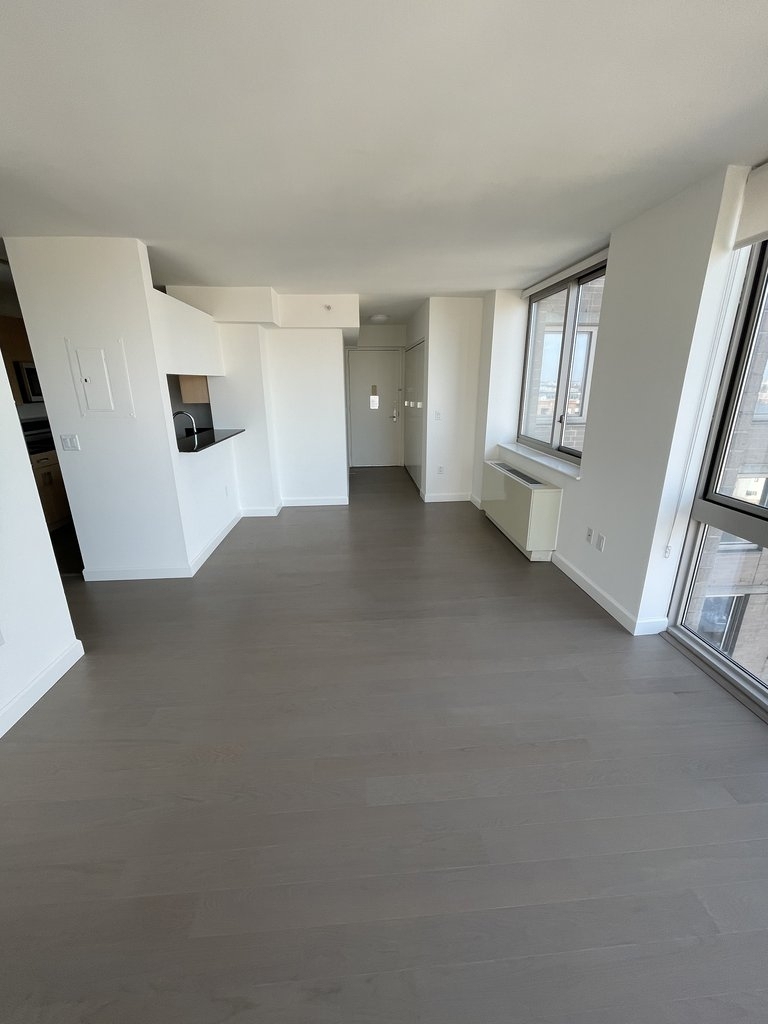 10th Avenue - Photo 2