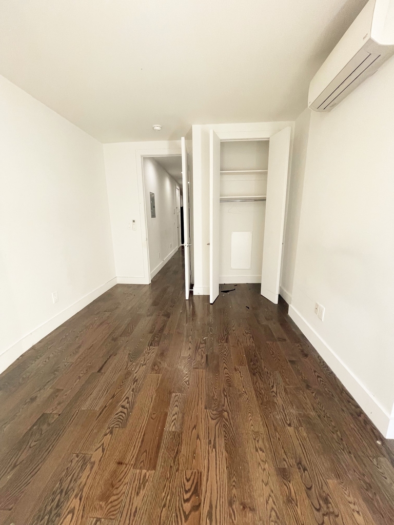 1725 Putnam Avenue - Photo 2