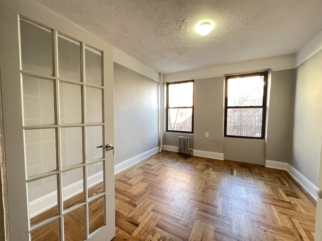 380 East 10 Street - Photo 3