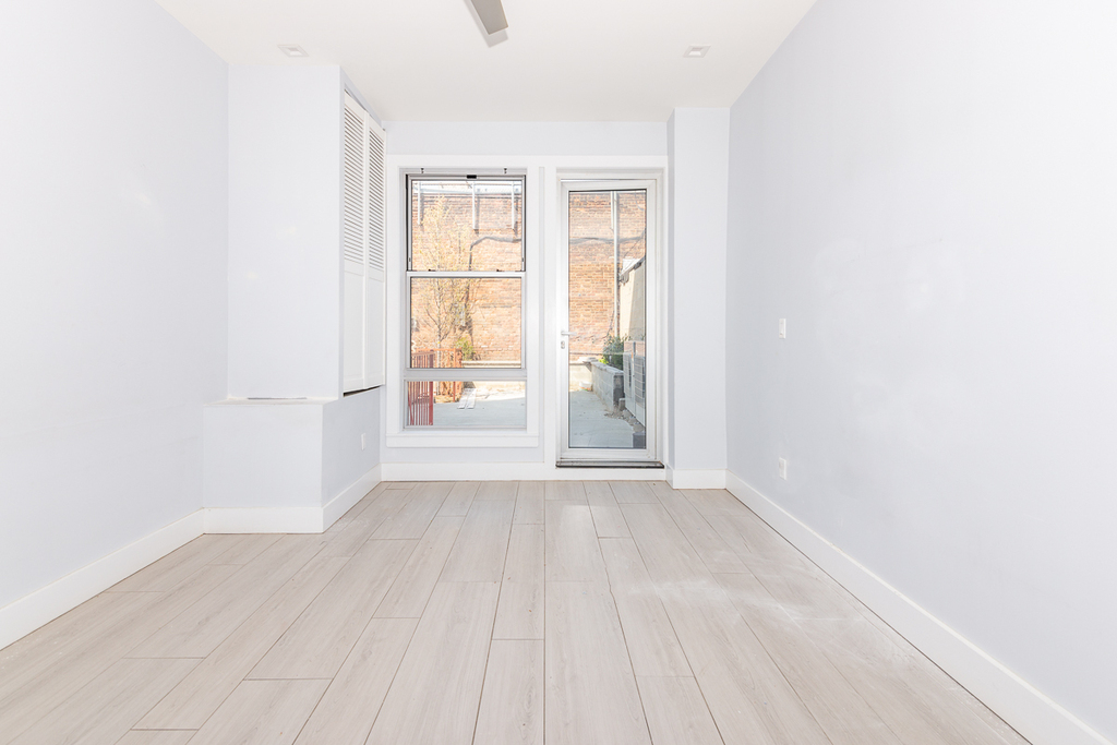 671 Liberty Avenue - Photo 3