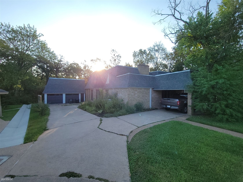 2904 Partridge Cir - Photo 0