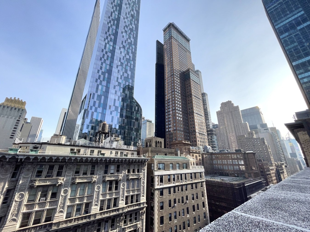 West 58th Street - Photo 15