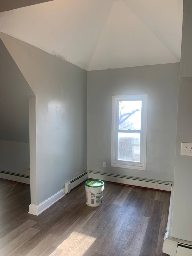 565 Summit Ave - Photo 3