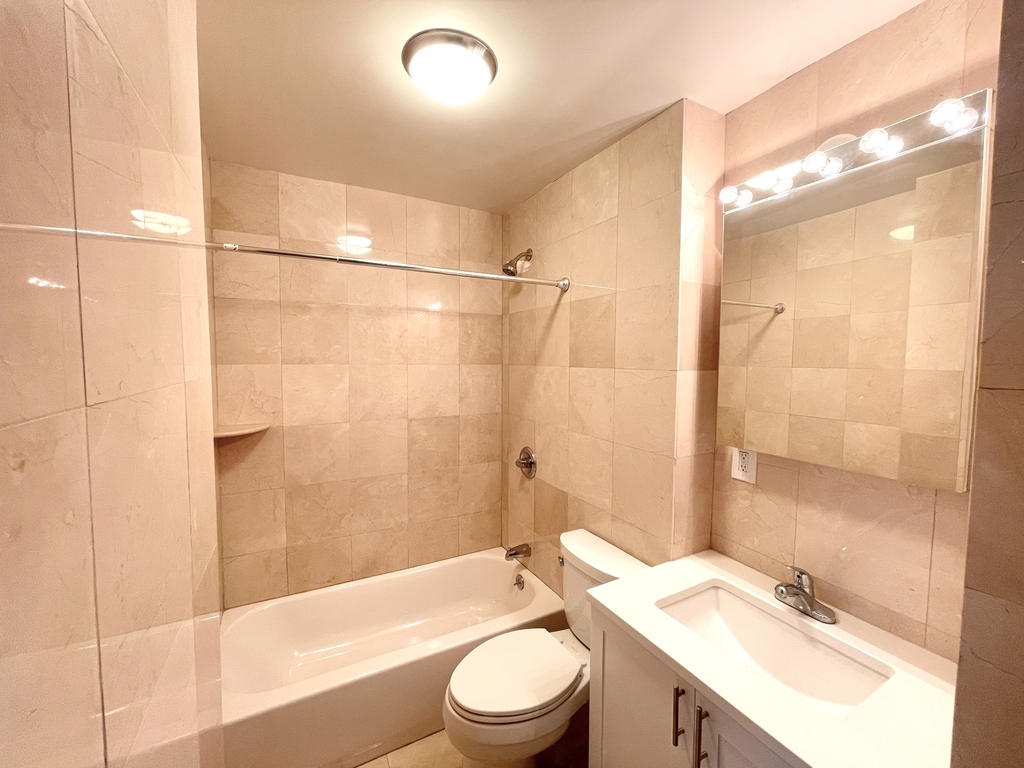 236 East 36th Street - Photo 4