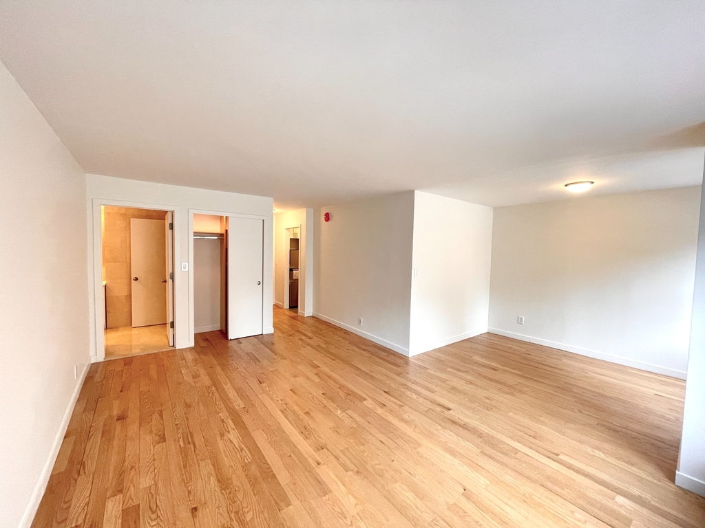 236 East 36th Street - Photo 1