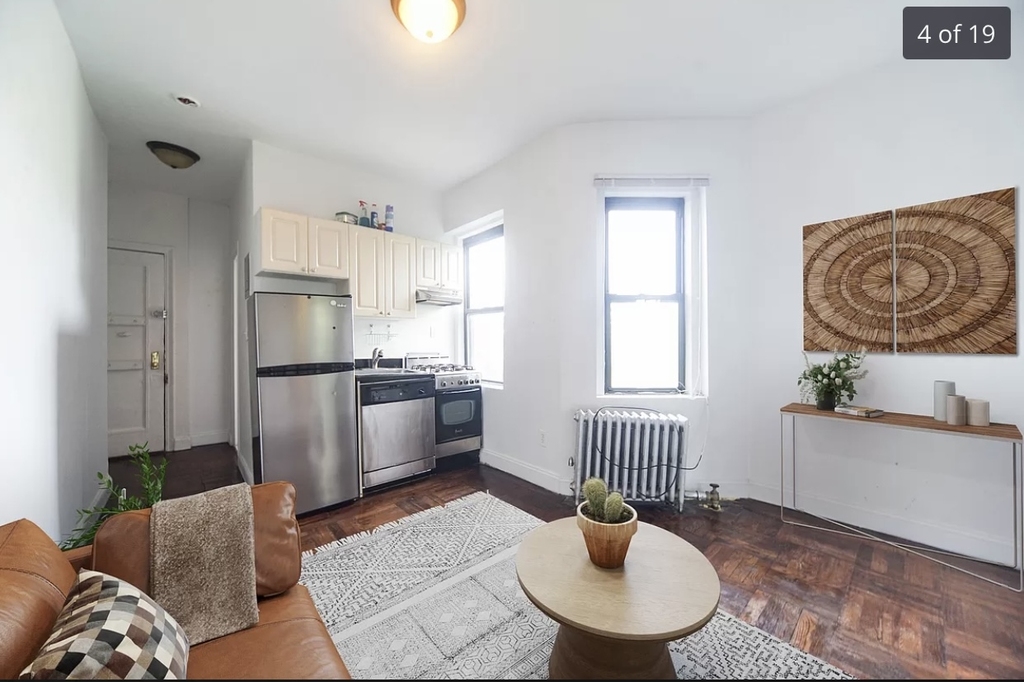 715 East 5th Street - Photo 9