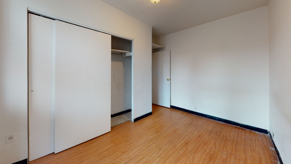 1427 York Avenue - Photo 2