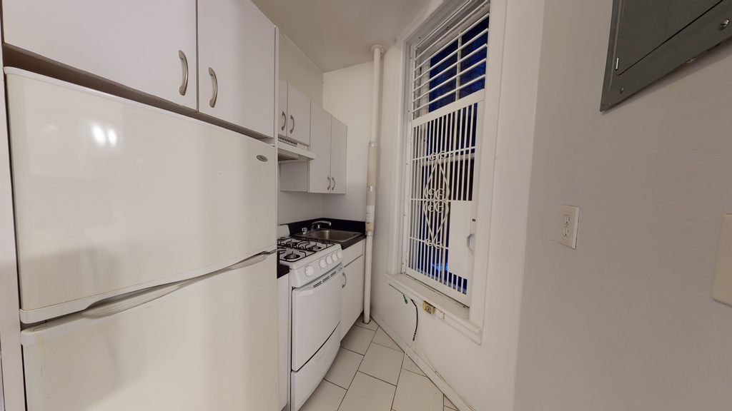 228 East 89th Street - Photo 2