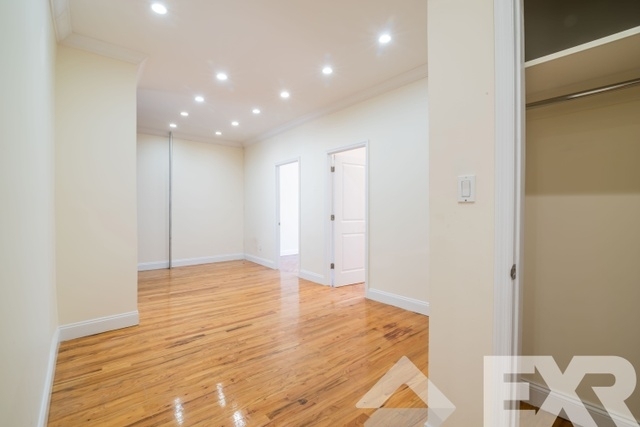 1131 President Street - Photo 2