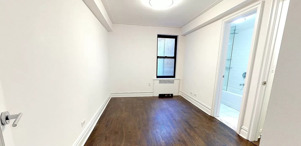 137 East 38th Street - Photo 13