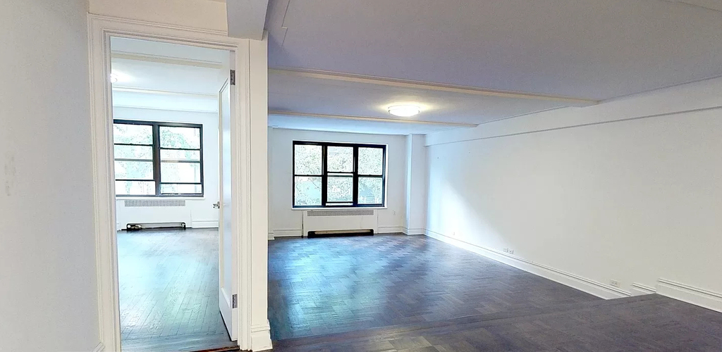 137 East 38th Street - Photo 9