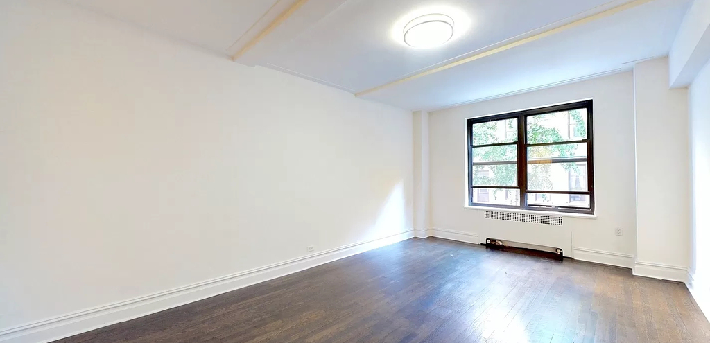 137 East 38th Street - Photo 7