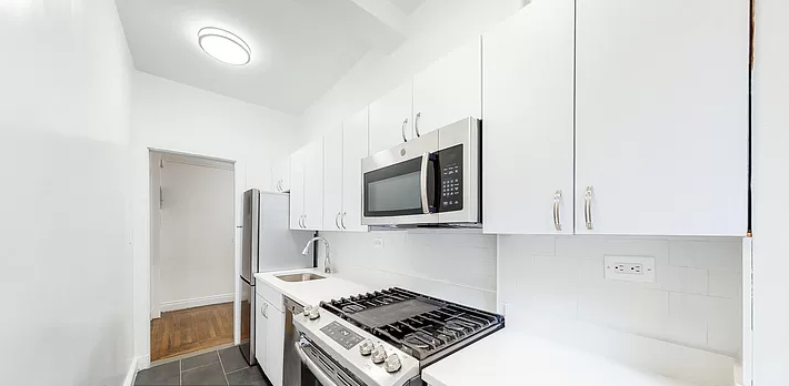 139 West 55th Street - Photo 3