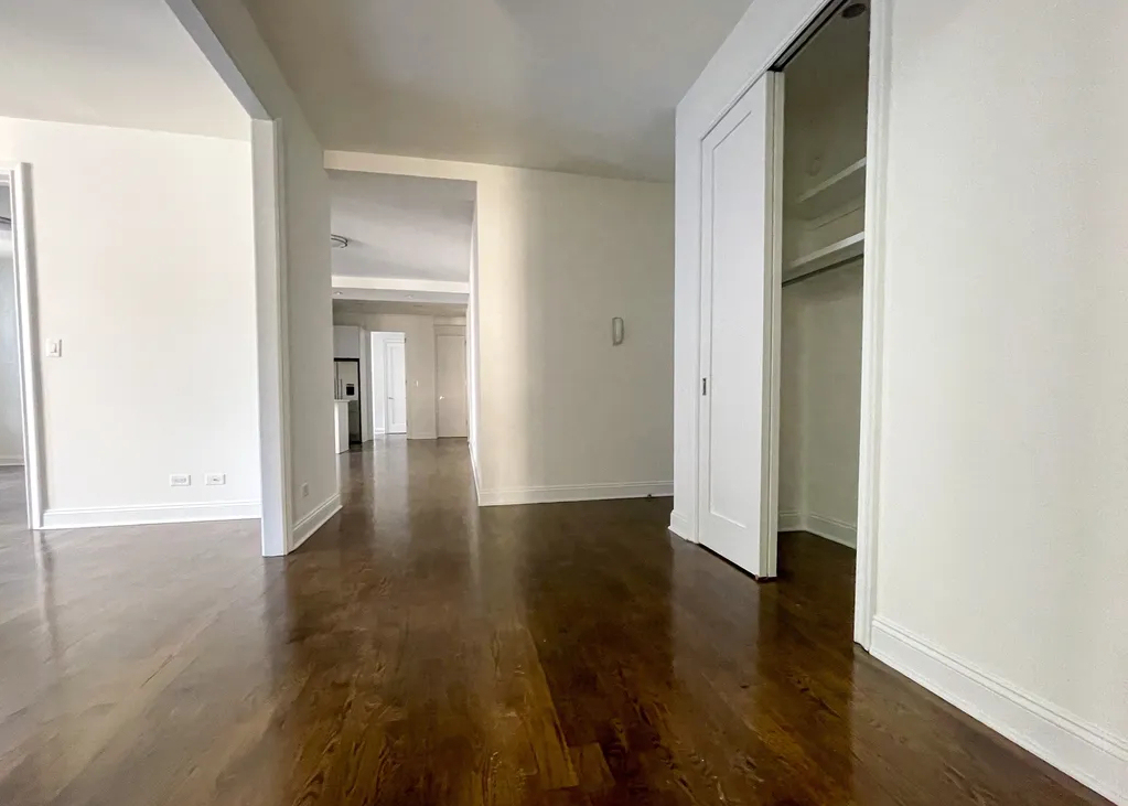 200 West 58th Street - Photo 5