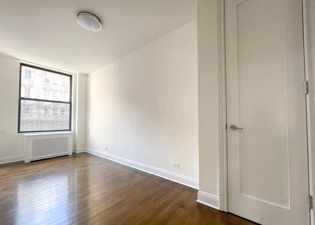 200 West 58th Street - Photo 6