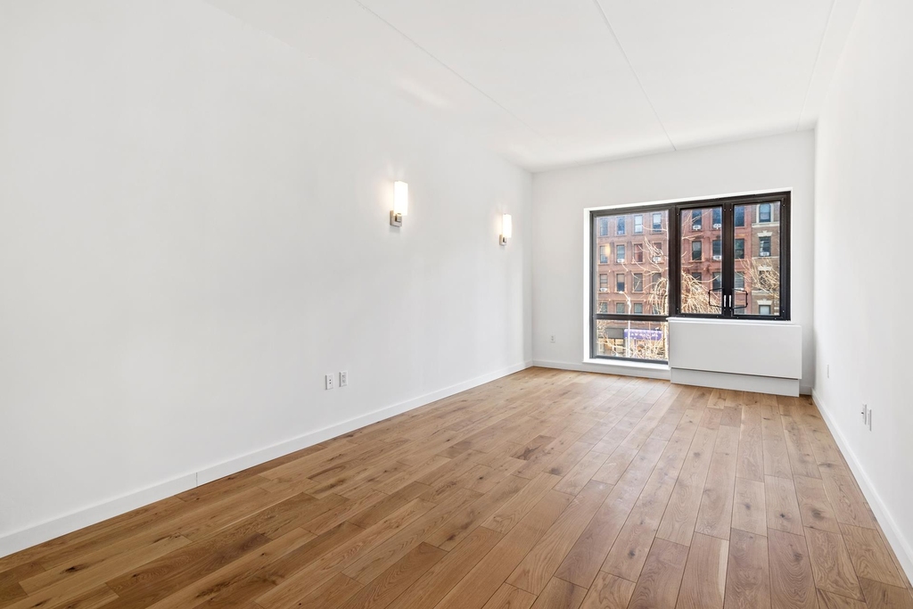 407  Lenox Ave - Photo 5