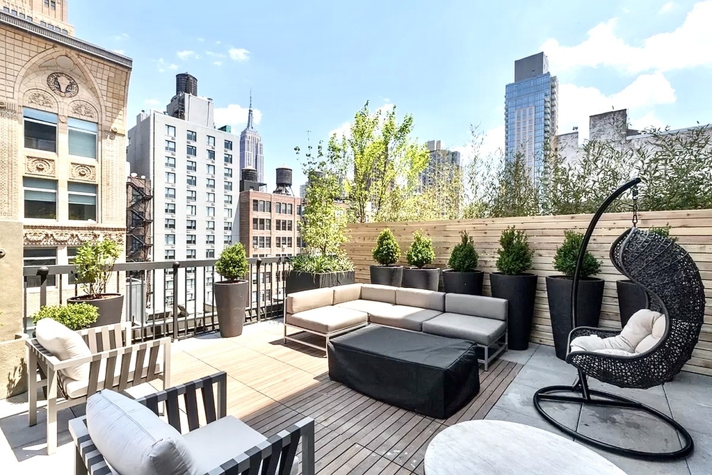 160 West 24th Street - Photo 12