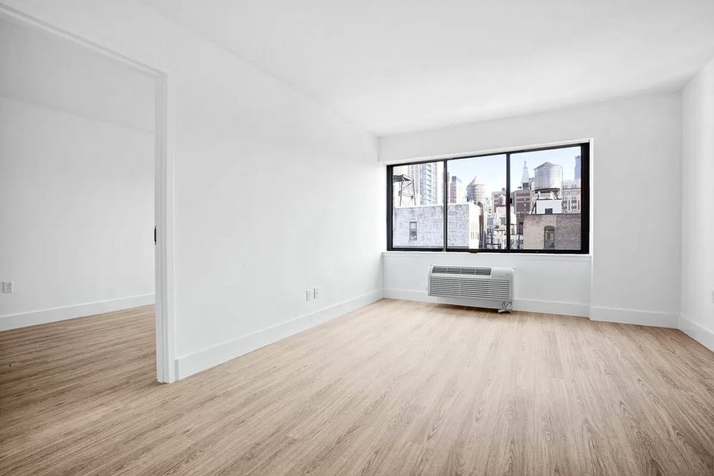 160 West 24th Street - Photo 1