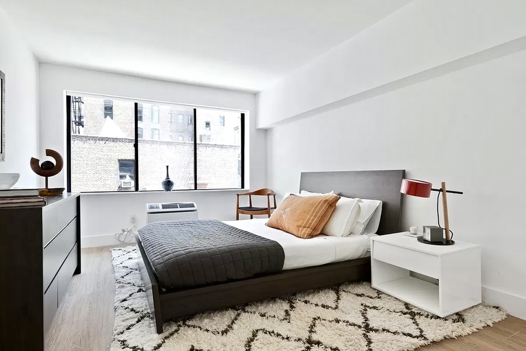 160 West 24th Street - Photo 3