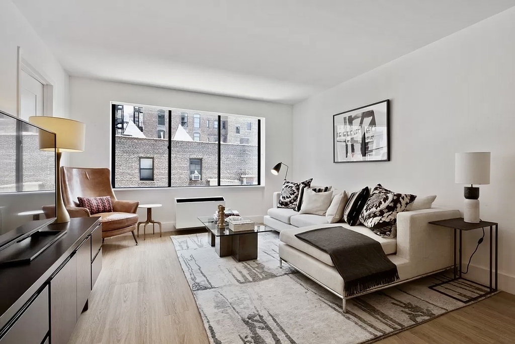 160 West 24th Street - Photo 0