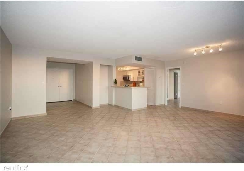 9800 W Bay Harbor Dr Apt 710 - Photo 5