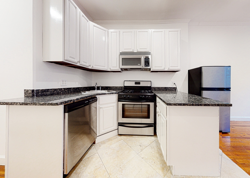 124 West 139th Street - Photo 2