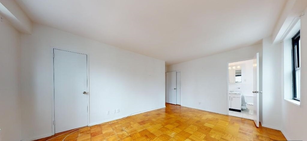 400 East 89th Street - Photo 6