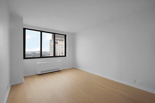 124 West 60th Street - Photo 3