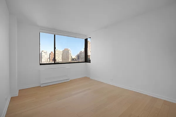 124 West 60th Street - Photo 5