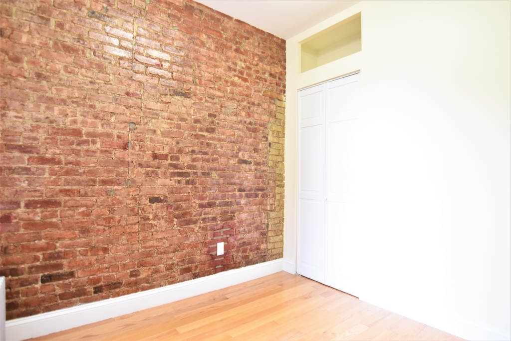 205 West 147th Street - Photo 6