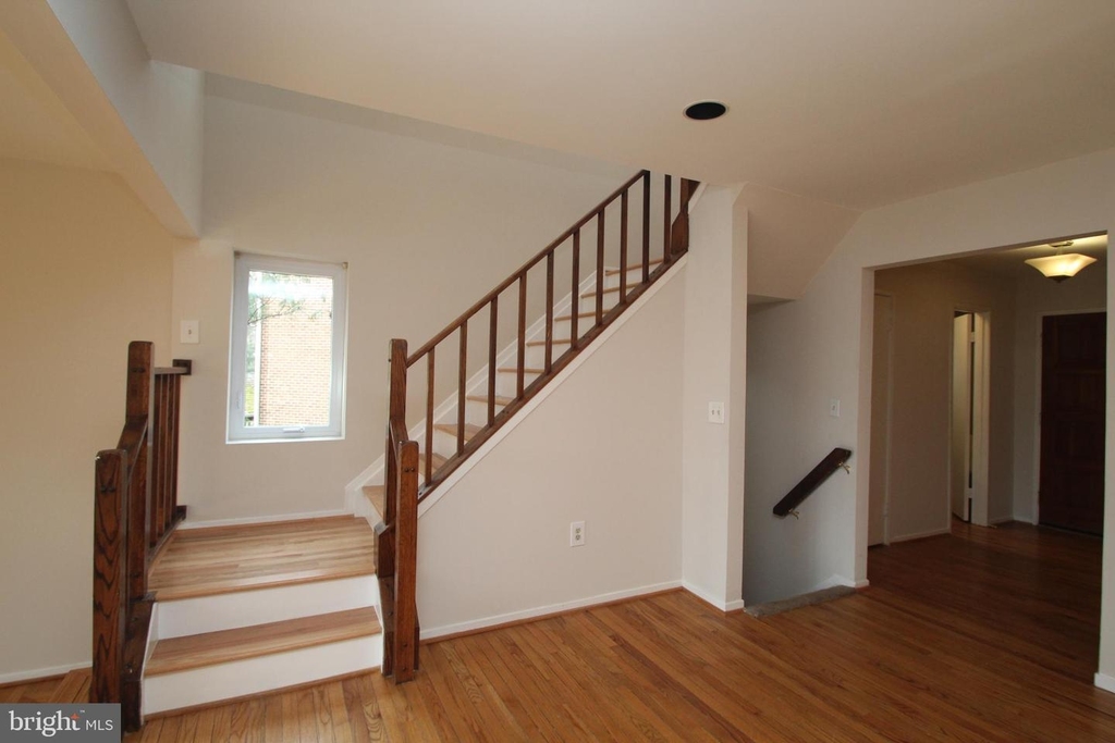 27 Valerian Ct - Photo 12