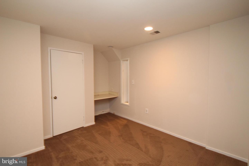 27 Valerian Ct - Photo 16