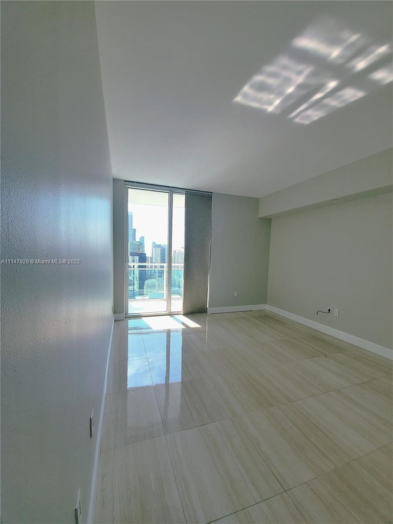 950 Brickell Bay Dr - Photo 1