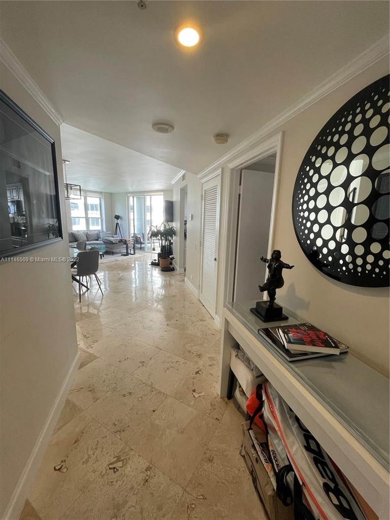 701 Brickell Key Blvd - Photo 3